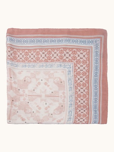 100% viscose scarf, pink with geometric patterns, 80x180 cm