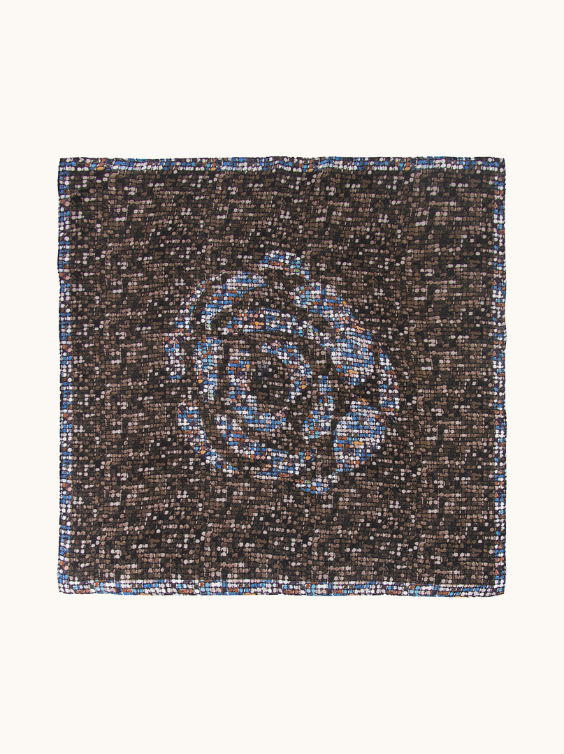 Średnia apaszka jedwabna z motywem róży  70cm x 70cm zdjęcie 2